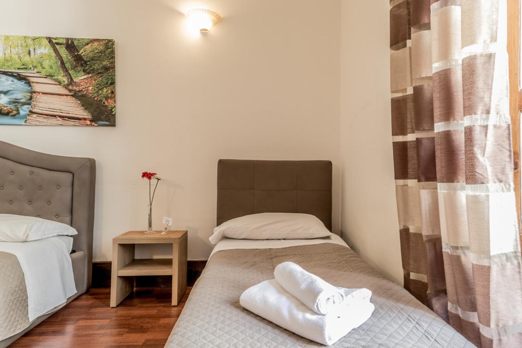 Ariana Luxury Guest House Rome Exterior photo